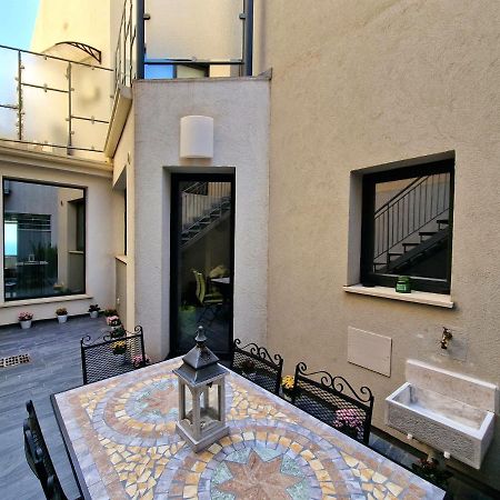 The White Domus Apartment Taormina Exterior photo